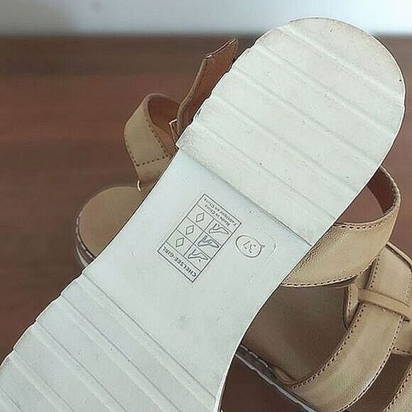 Chelsee Girl Diane oatmeal faux leather sandals 6.5 - Picture 11 of 15